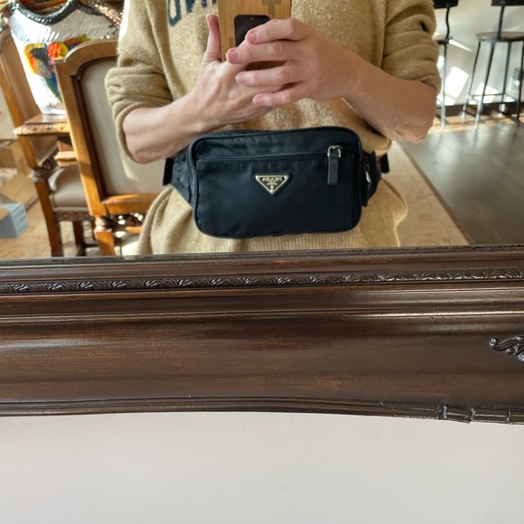Awes “Prada” Belt Bag - Picture 2 of 15